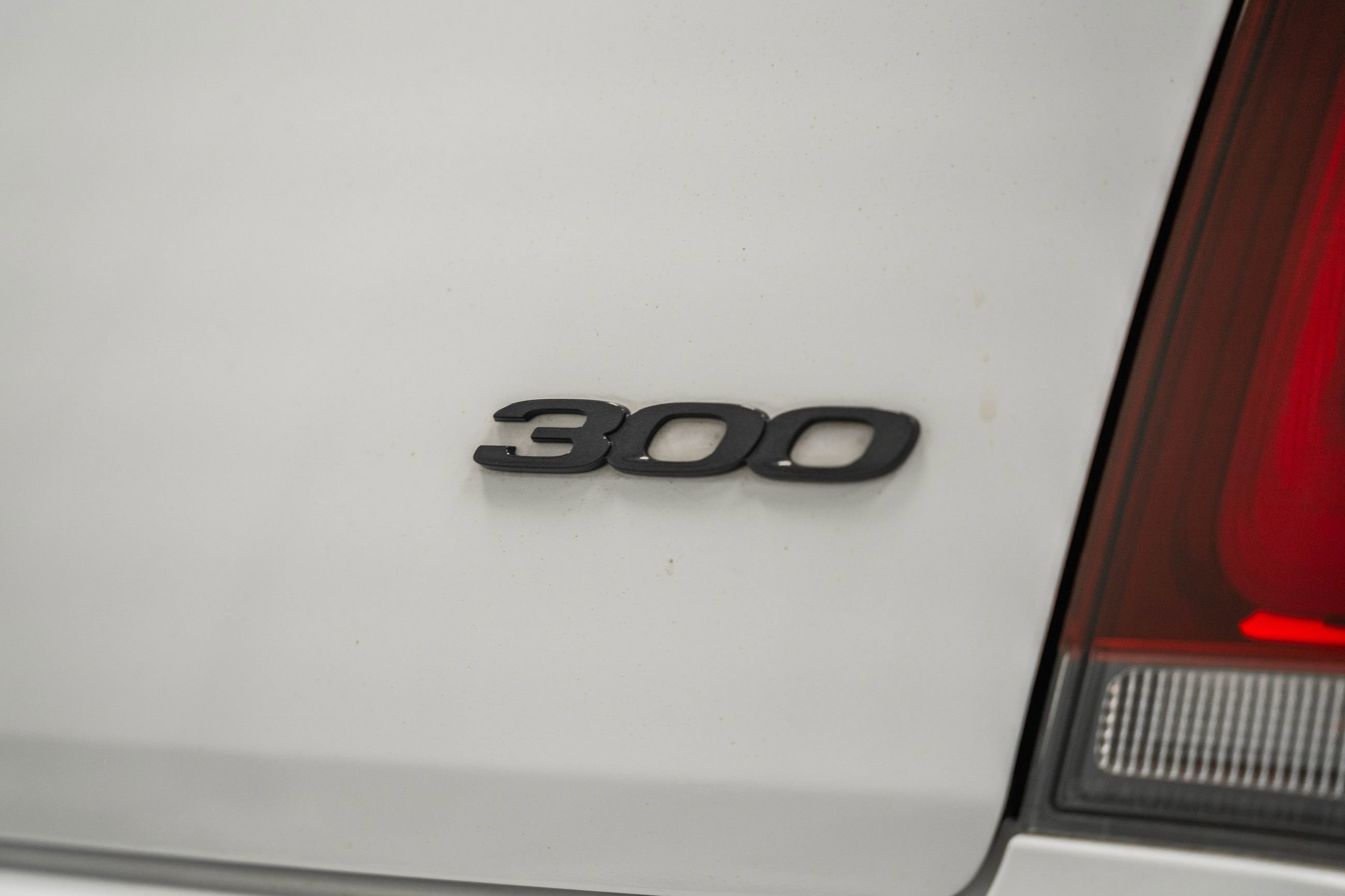 Used 2021 Chrysler 300 Touring w/ Sport Appearance Package image 18