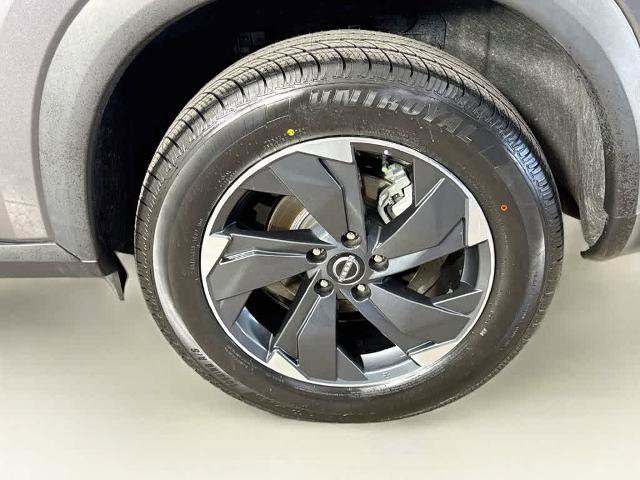 Used 2024 Nissan Rogue SV AWD/4WD image 8