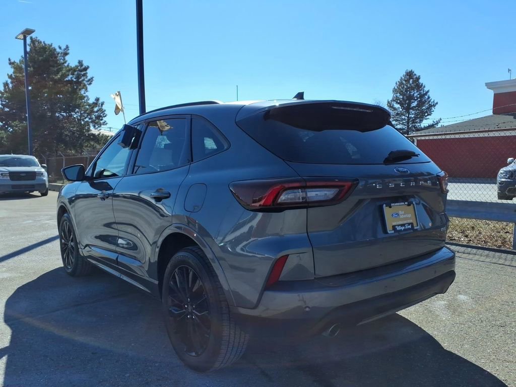Certified 2023 Ford Escape ST-Line Elite AWD/4WD image 4