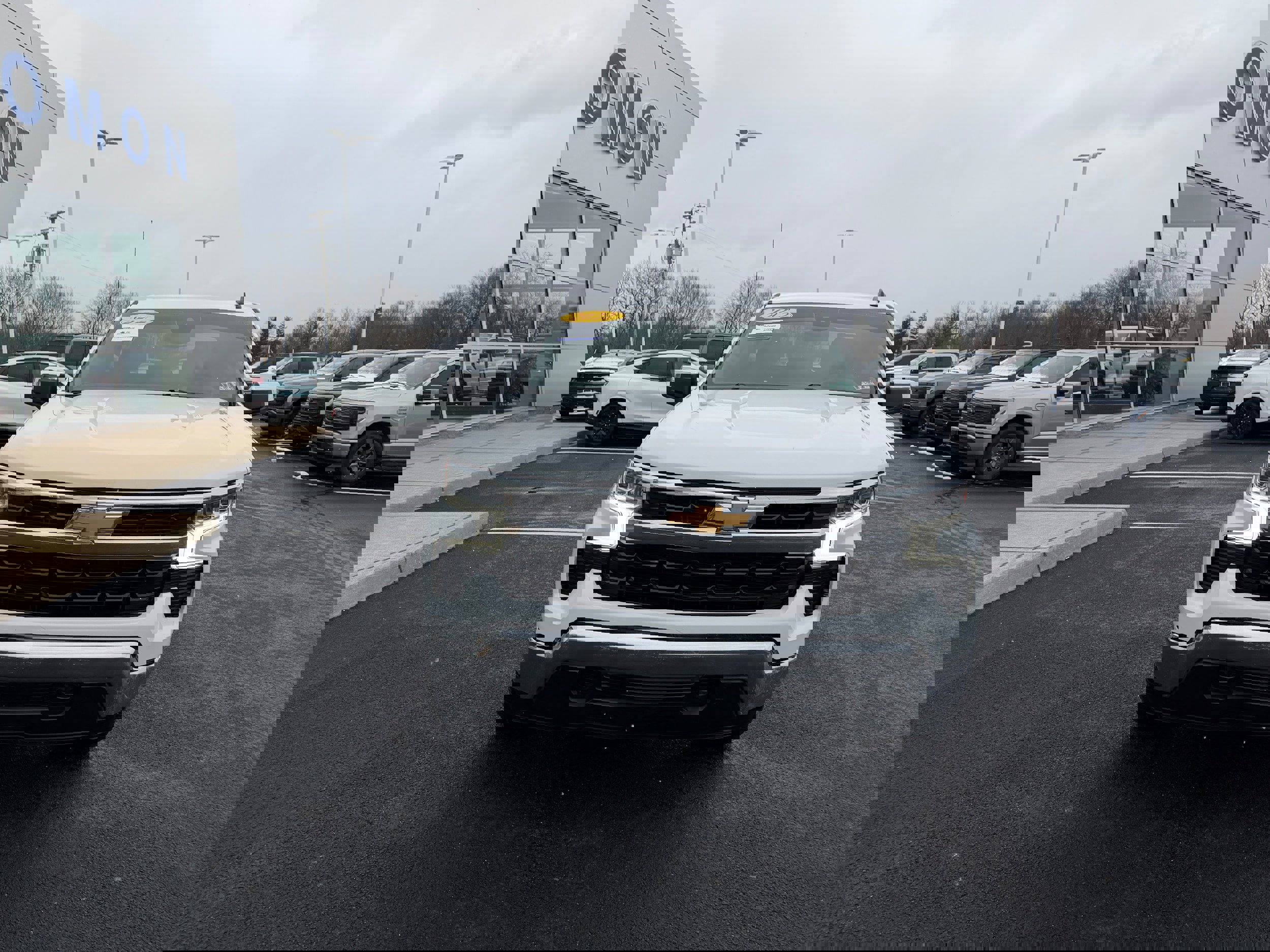 Used 2022 Chevrolet Silverado 1500 LT w/ Z71 Off-Road Package image 9