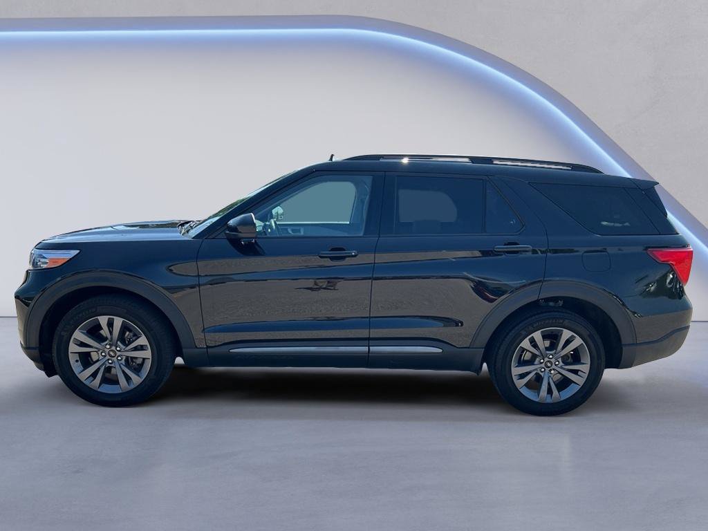 Certified 2024 Ford Explorer XLT w/ Equipment Group 202A AWD/4WD image 4