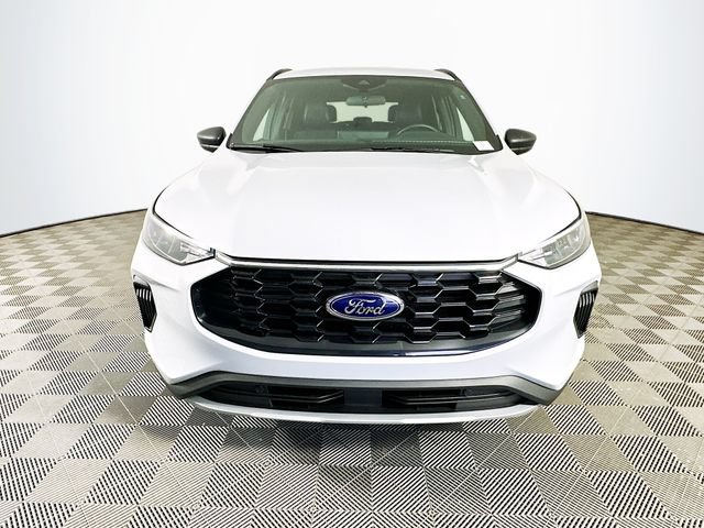 Certified 2025 Ford Escape ST-Line w/ Equipment Group 301A FWD image 5