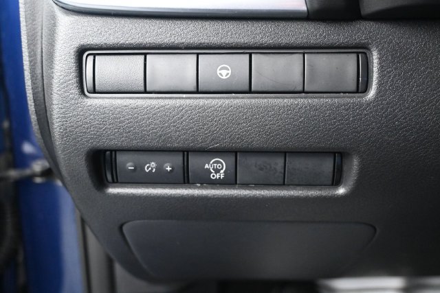 Used 2023 Nissan Rogue SV AWD/4WD image 8