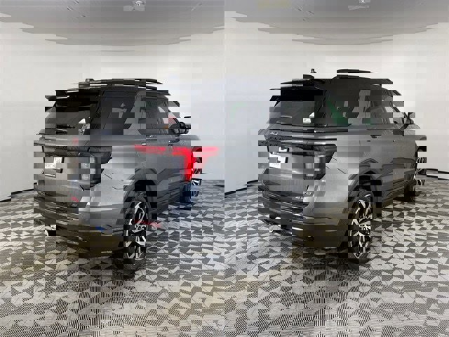 Certified 2025 Ford Explorer ST-Line image 8
