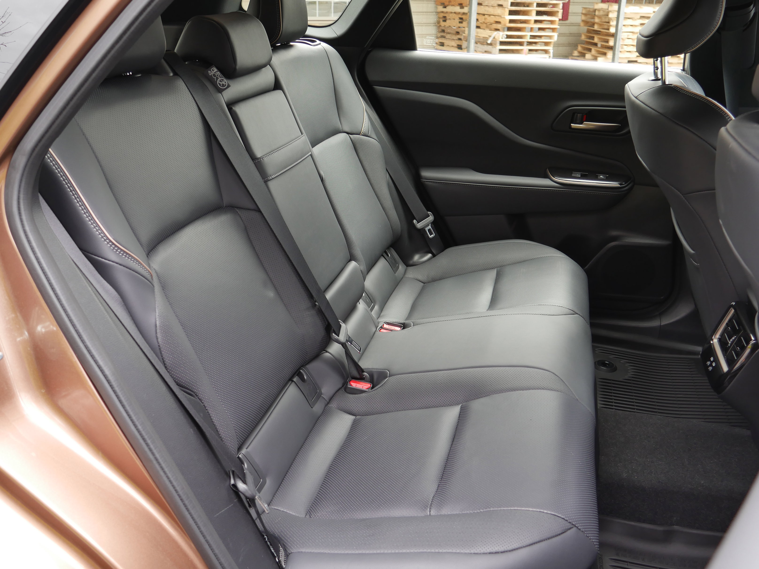 Used 2025 Toyota Crown Signia w/ Advanced Technology Package image 32