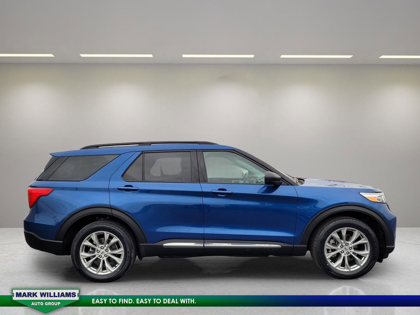 Certified 2022 Ford Explorer XLT w/ Equipment Group 202A AWD/4WD image 2