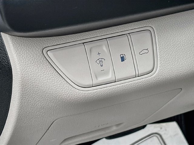 Used 2022 Genesis G70 2.0T RWD image 10