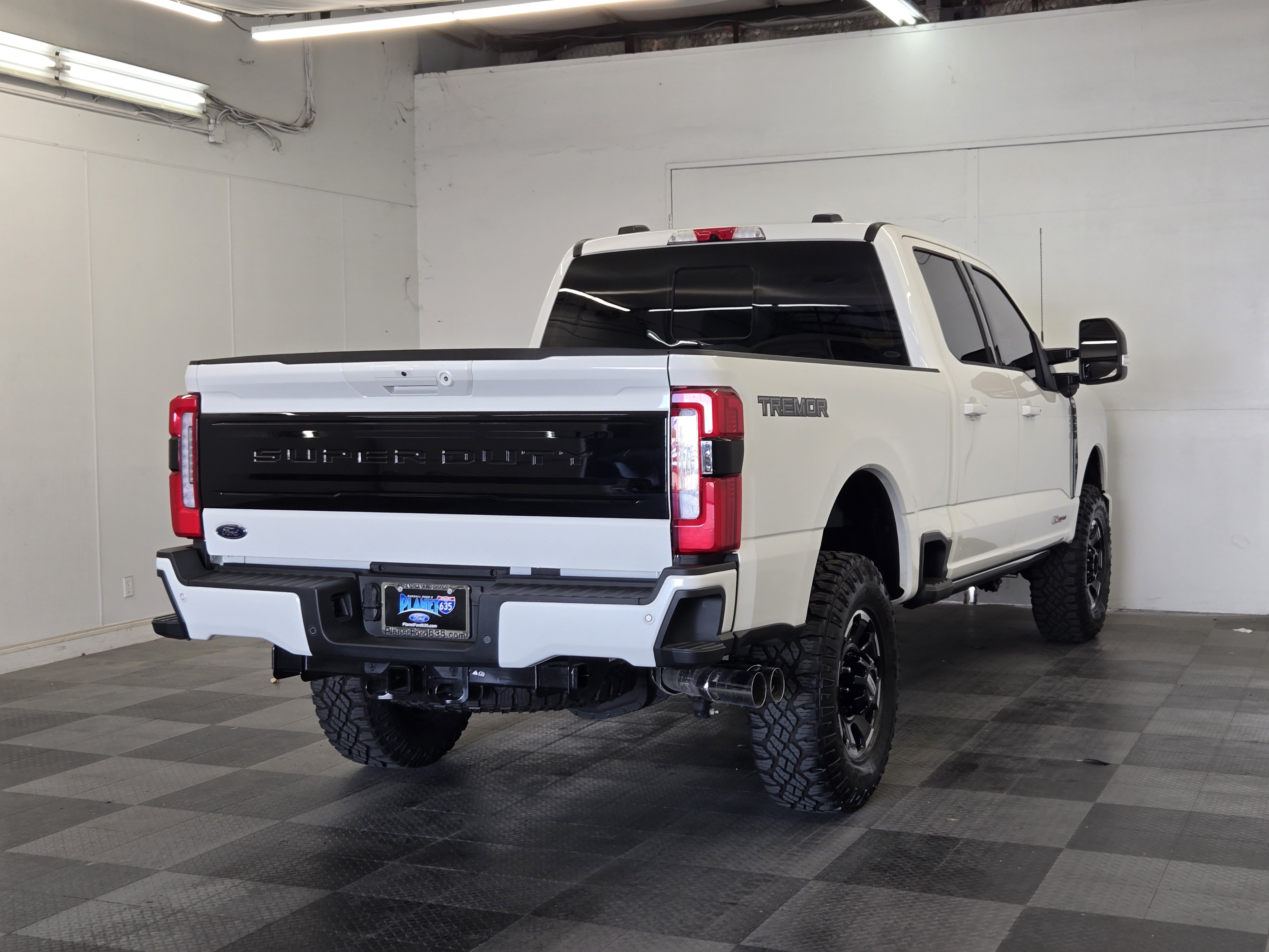 Certified 2025 Ford F250 Platinum w/ Tremor Off-Road Package AWD/4WD image 7