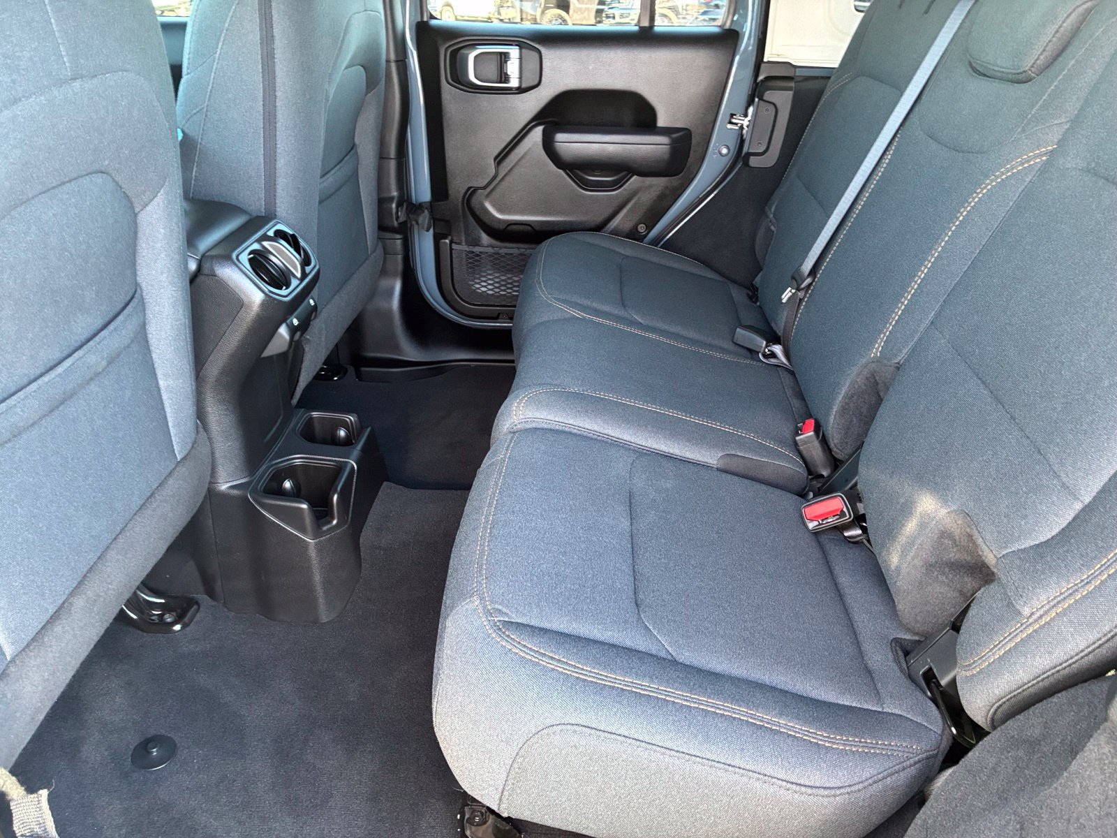Used 2024 Jeep Wrangler Unlimited Sport AWD/4WD image 14