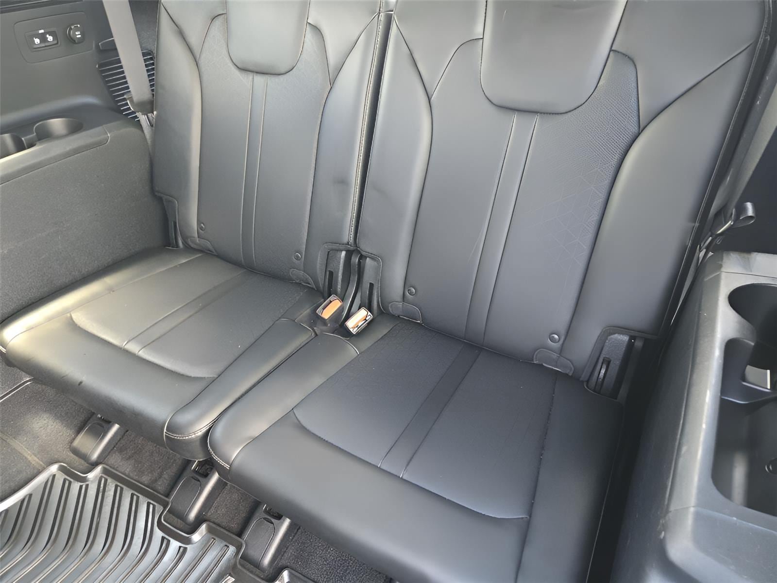 Used 2021 Kia Sorento S FWD image 29