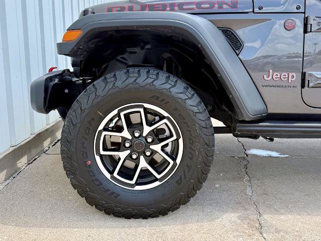 Used 2025 Jeep Wrangler Unlimited Rubicon w/ Safety Group AWD/4WD image 36