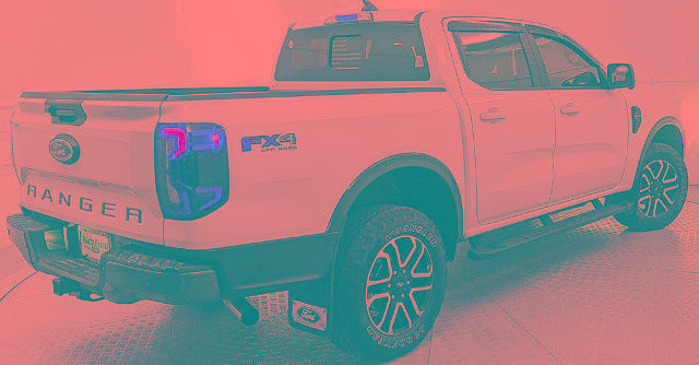 Certified 2024 Ford Ranger Lariat w/ FX4 Off-Road Package AWD/4WD image 3