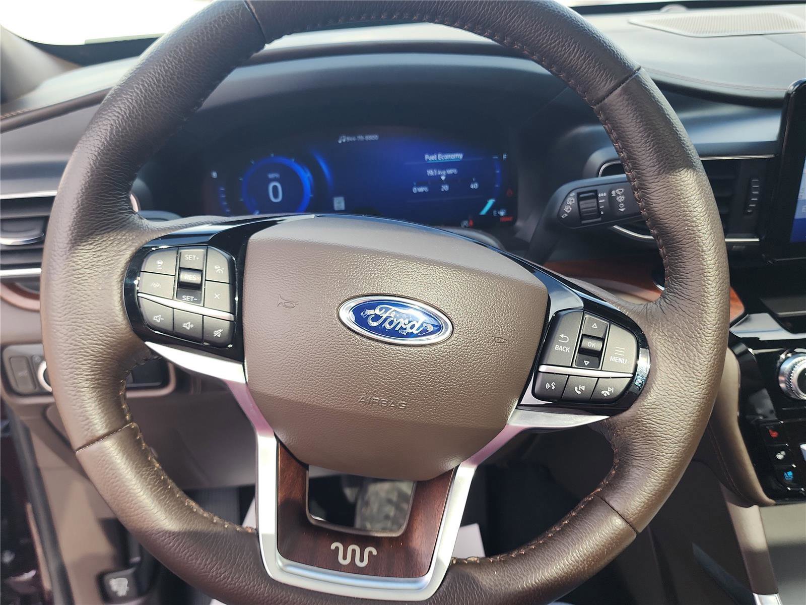 Certified 2023 Ford Explorer King Ranch w/ Class IV Trailer Tow Package AWD/4WD image 31
