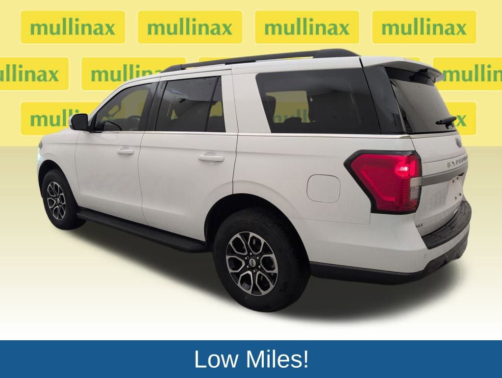 Certified 2023 Ford Expedition XLT image 3
