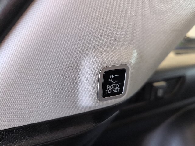 Used 2023 Jeep Grand Cherokee Limited AWD/4WD image 35