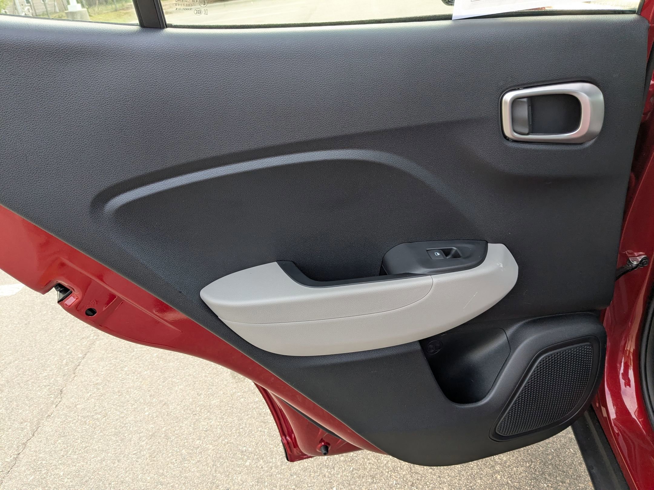 Used 2024 Hyundai Venue SEL FWD image 29