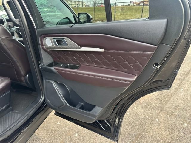 Certified 2025 Ford Explorer Platinum w/ Ultimate Package image 18