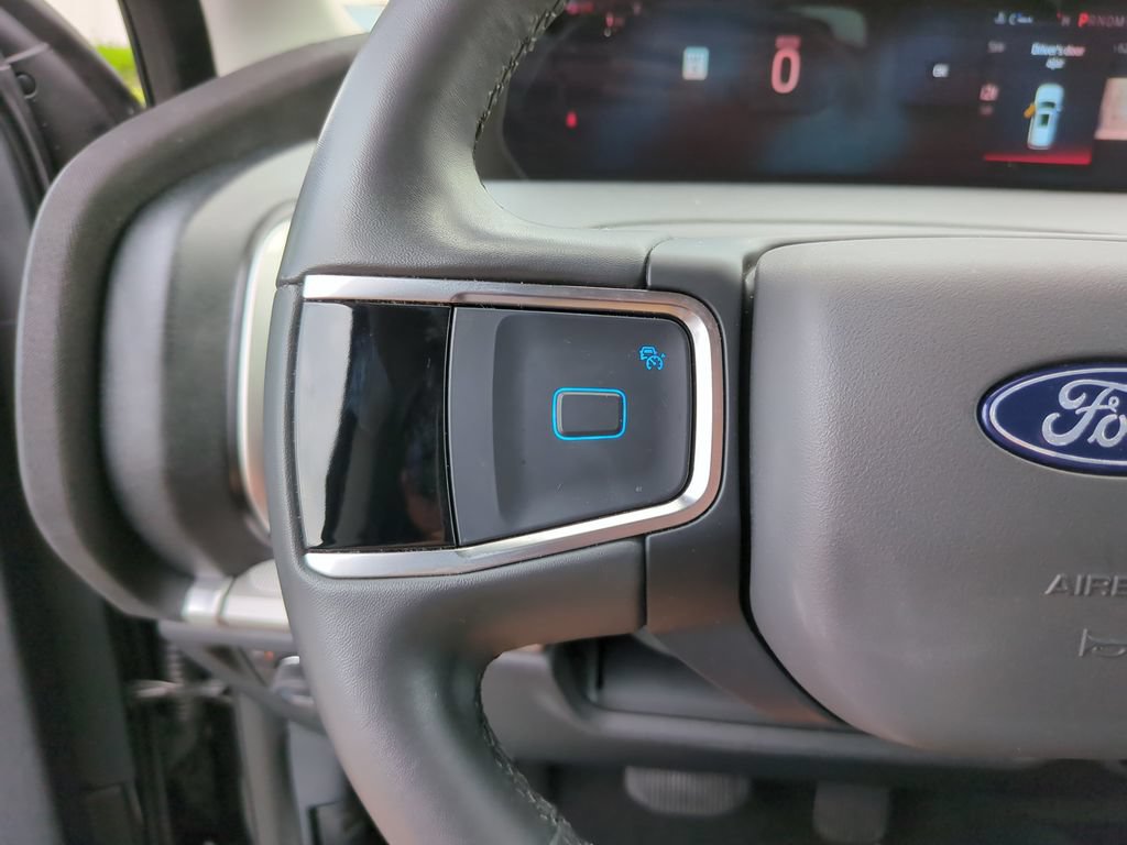 Certified 2025 Ford Expedition Active AWD/4WD image 35