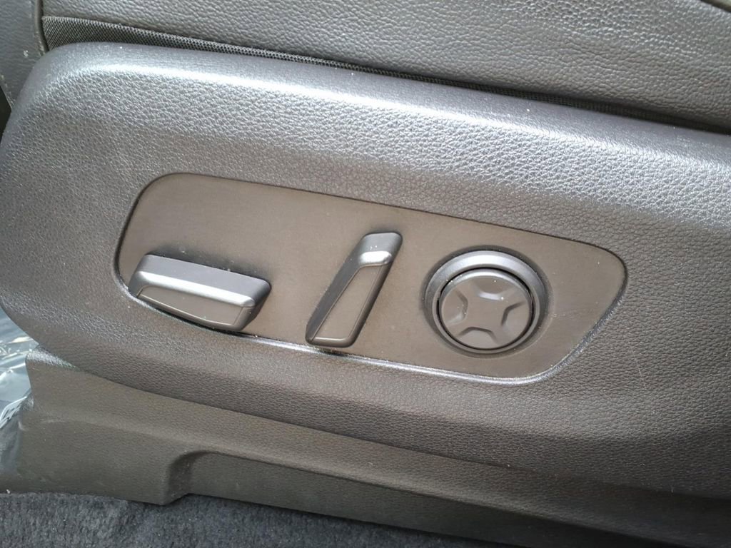 Used 2023 Kia Carnival SX Prestige FWD image 23