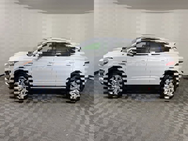 Used 2019 Jaguar E-PACE SE image 4