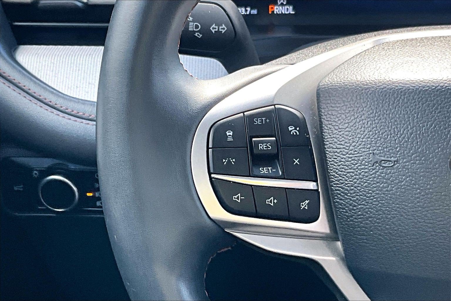 Certified 2025 Ford Explorer Active RWD image 23