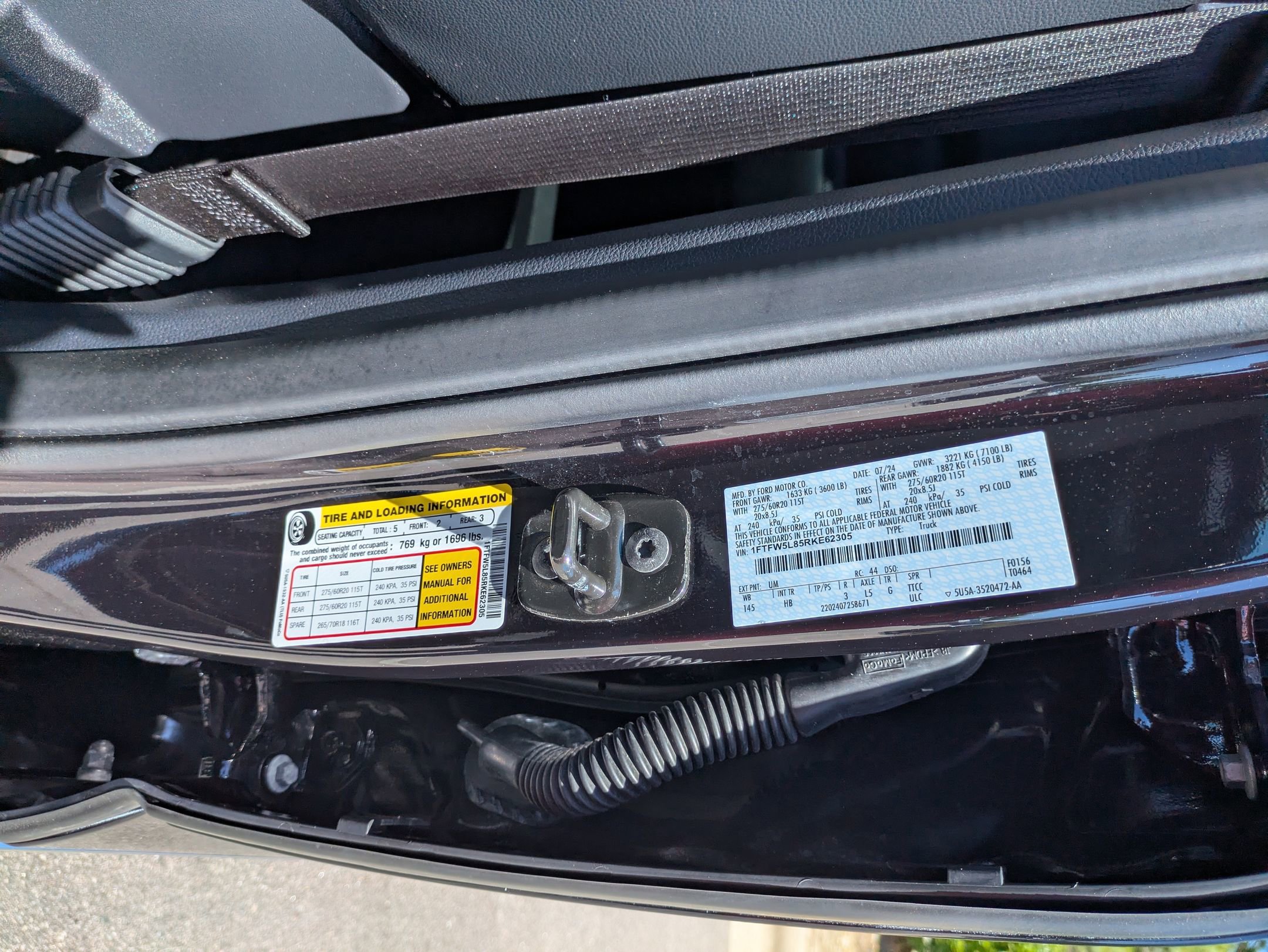 Certified 2024 Ford F150 Lariat w/ FX4 Off-Road Package AWD/4WD image 47