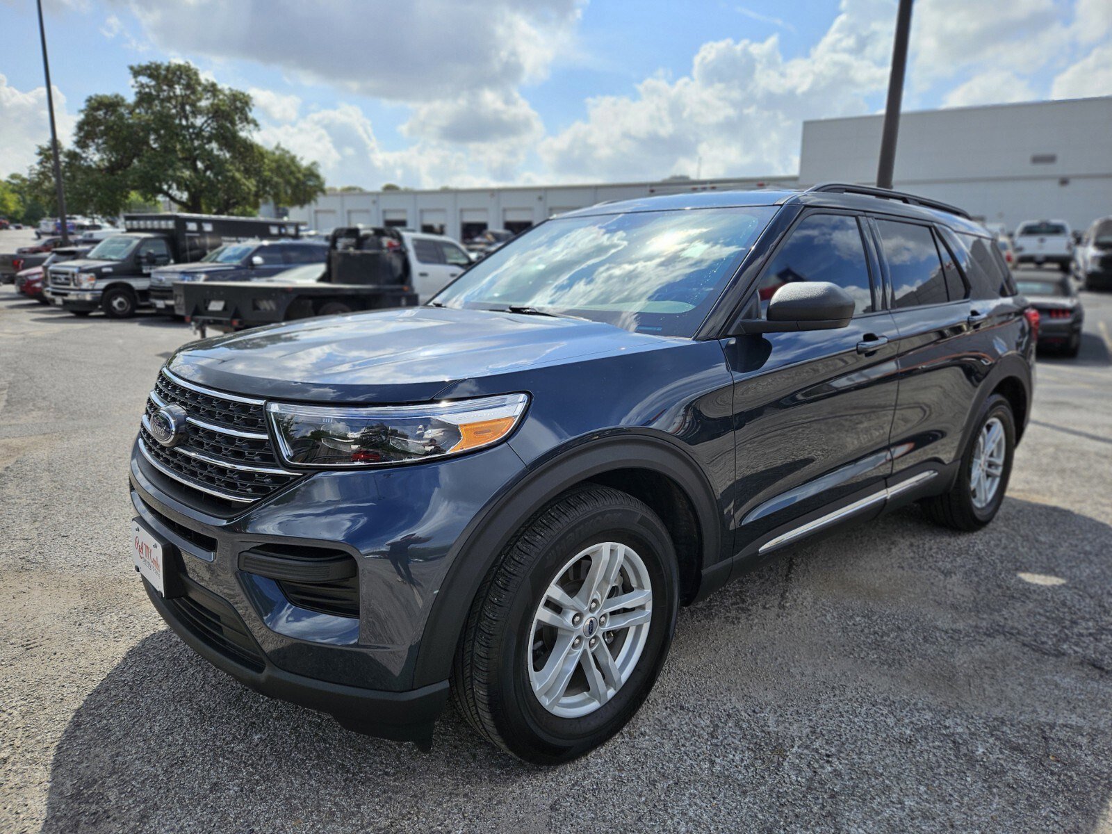 Certified 2024 Ford Explorer XLT image 7