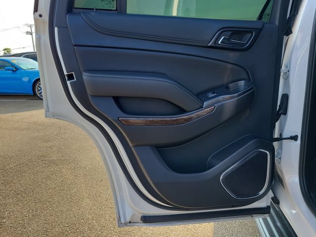 Used 2019 Chevrolet Tahoe LT w/ Luxury Package RWD image 16
