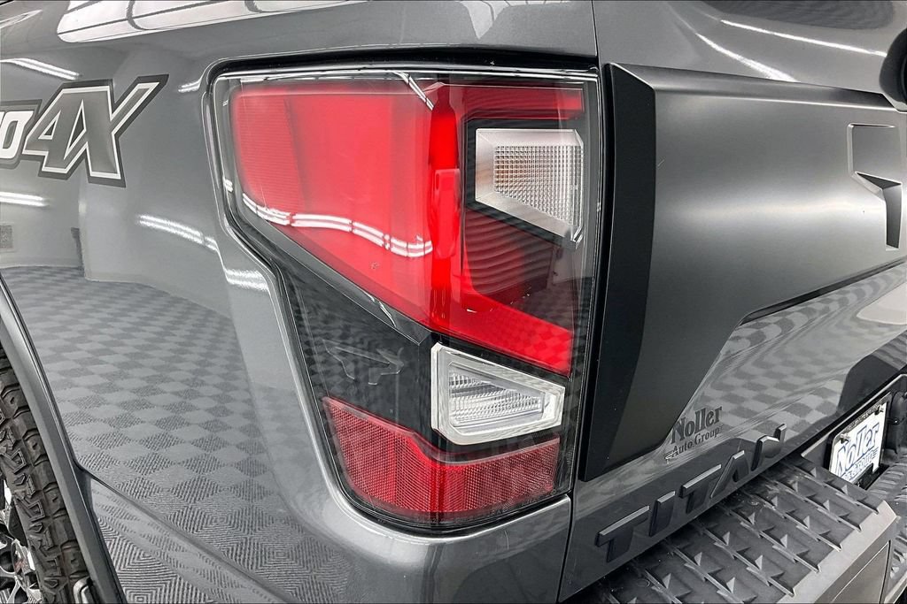Used 2021 Nissan Titan PRO-4X w/ Pro-4x Convenience Package AWD/4WD image 31
