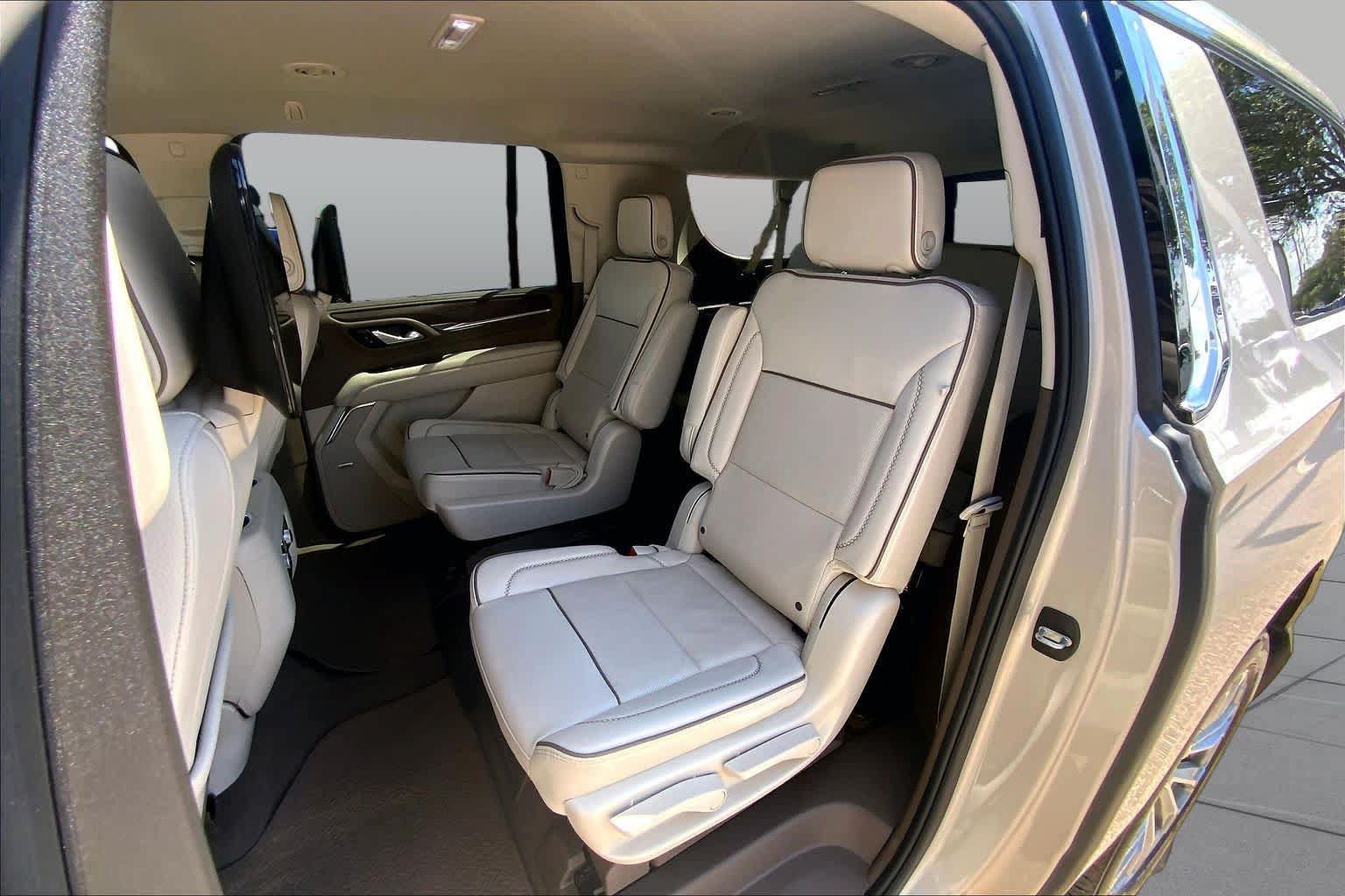 Used 2023 GMC Yukon XL Denali AWD/4WD image 21