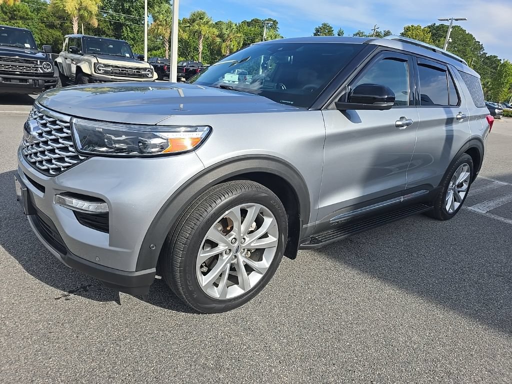 Certified 2022 Ford Explorer Platinum w/ Equipment Group 601A RWD image 4