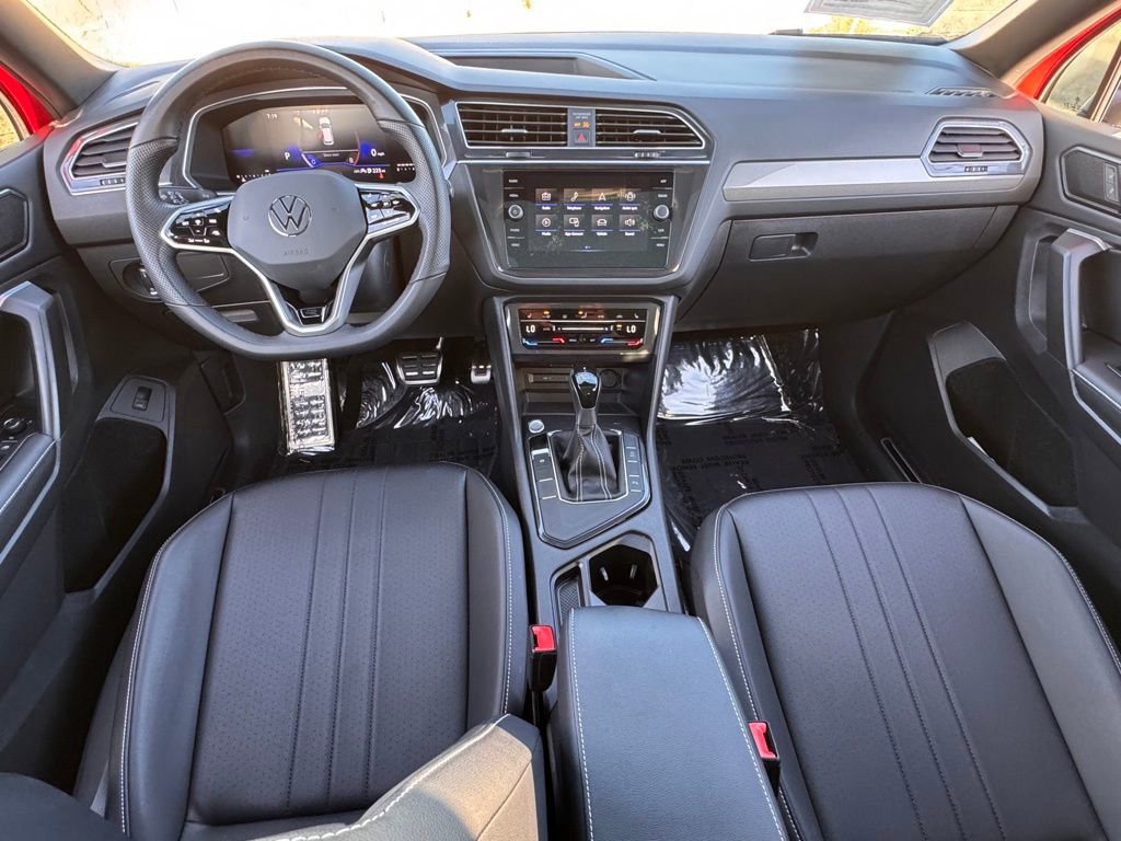 Used 2024 Volkswagen Tiguan SE R-Line FWD image 28