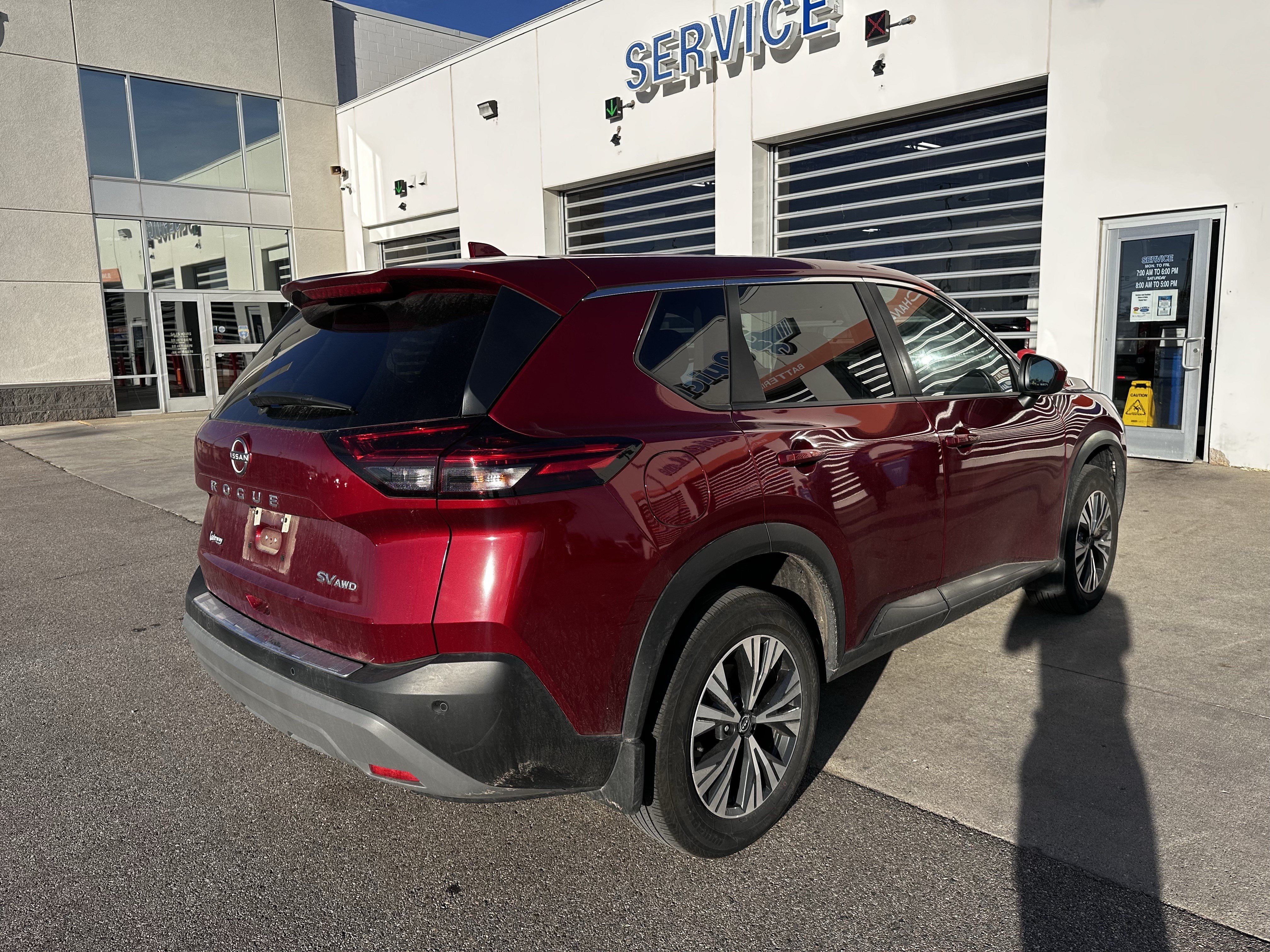 Used 2023 Nissan Rogue SV AWD/4WD image 5