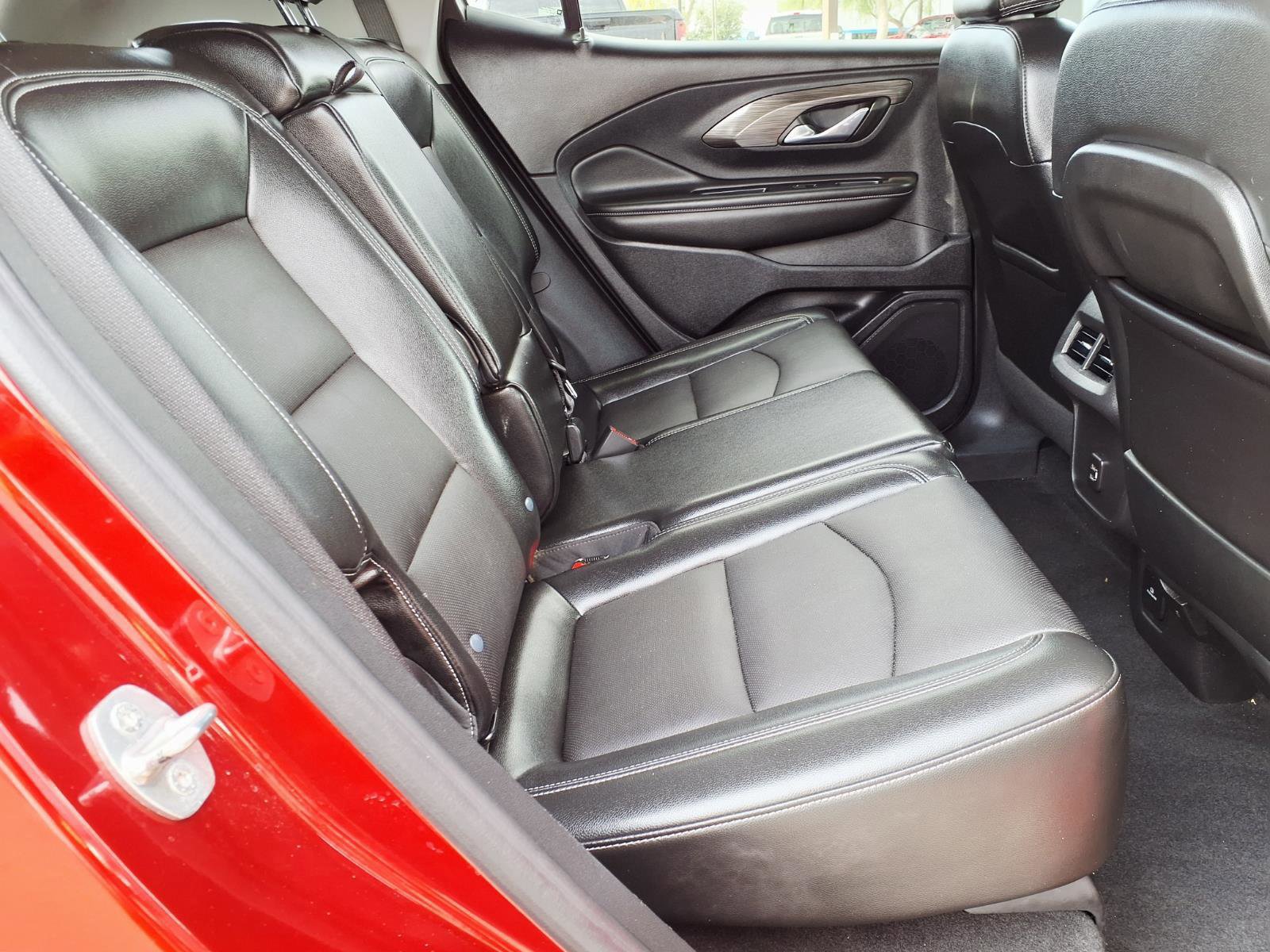 Used 2023 GMC Terrain SLT image 14