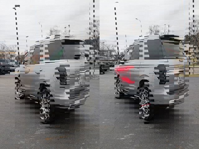 Certified 2024 Ford Expedition Limited image 3