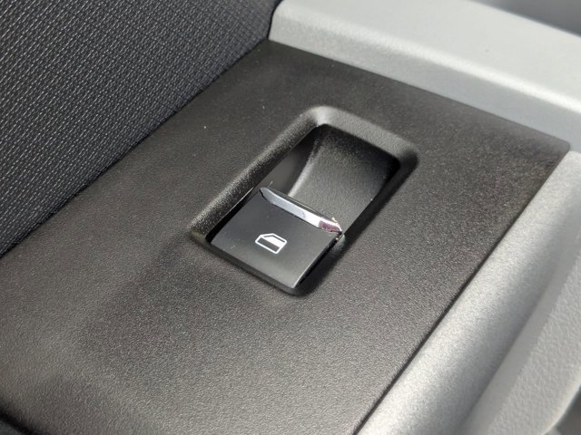 Certified 2022 Ford F150 XLT w/ Equipment Group 302A High image 29