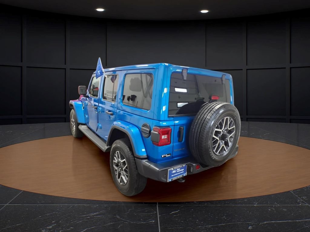 Used 2026 Jeep Wrangler Unlimited Sahara AWD/4WD image 4