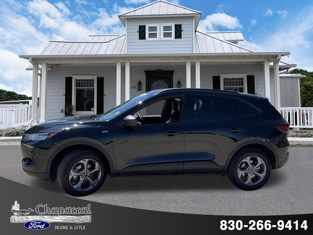Certified 2025 Ford Escape ST-Line AWD/4WD image 3