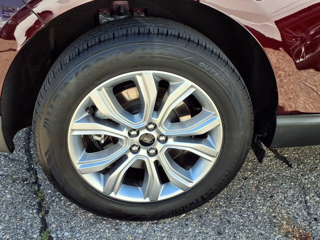Certified 2024 Ford Edge Titanium w/ Class II Trailer Tow Package AWD/4WD image 31