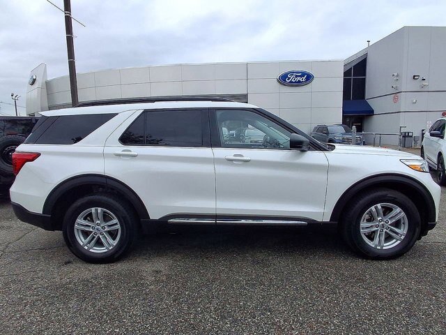 Certified 2023 Ford Explorer XLT w/ Equipment Group 202A AWD/4WD image 6