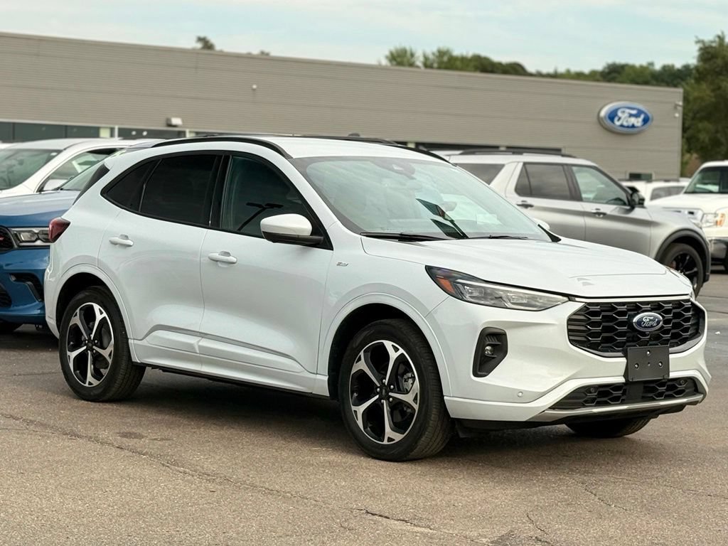 Certified 2025 Ford Escape ST-Line Elite w/ Premium Technology Package AWD/4WD image 27