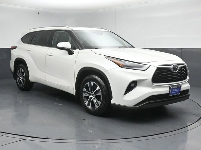 Used 2021 Toyota Highlander XLE