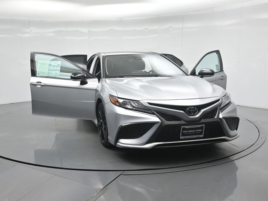 Used 2022 Toyota Camry XSE image 40