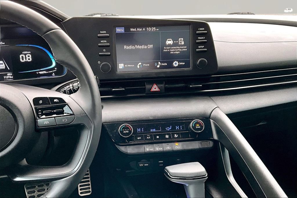 Used 2025 Hyundai Elantra Sport image 8
