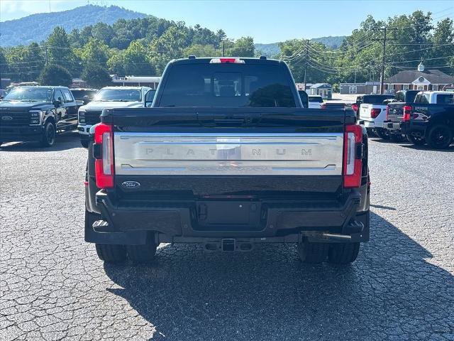 Certified 2023 Ford F450 Platinum w/ FX4 Off-Road Package AWD/4WD image 6