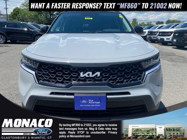 Used 2023 Kia Sorento S w/ Panoramic Sunroof Package AWD/4WD image 3