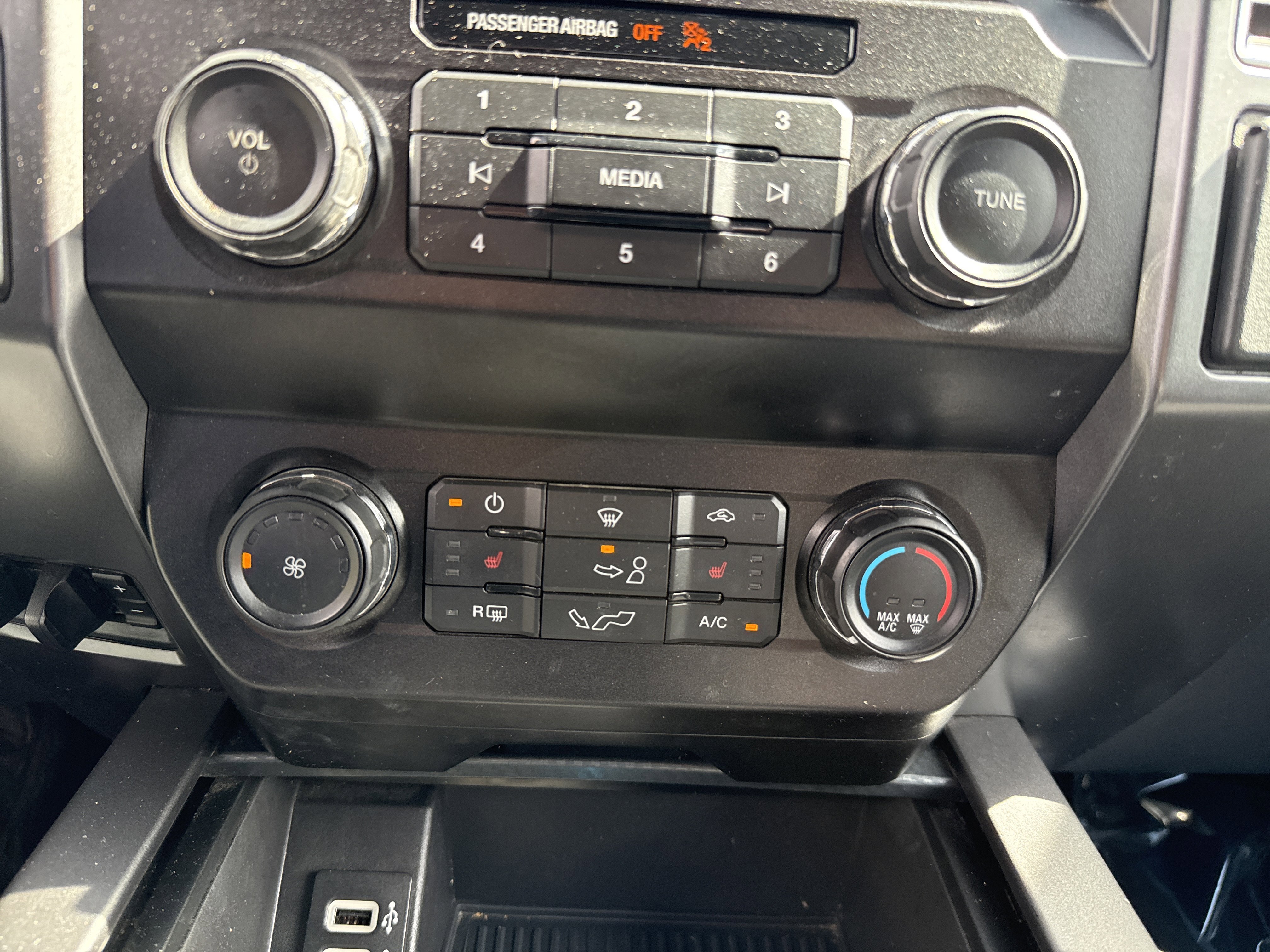 Certified 2019 Ford F150 XLT w/ Equipment Group 302A Luxury AWD/4WD image 27