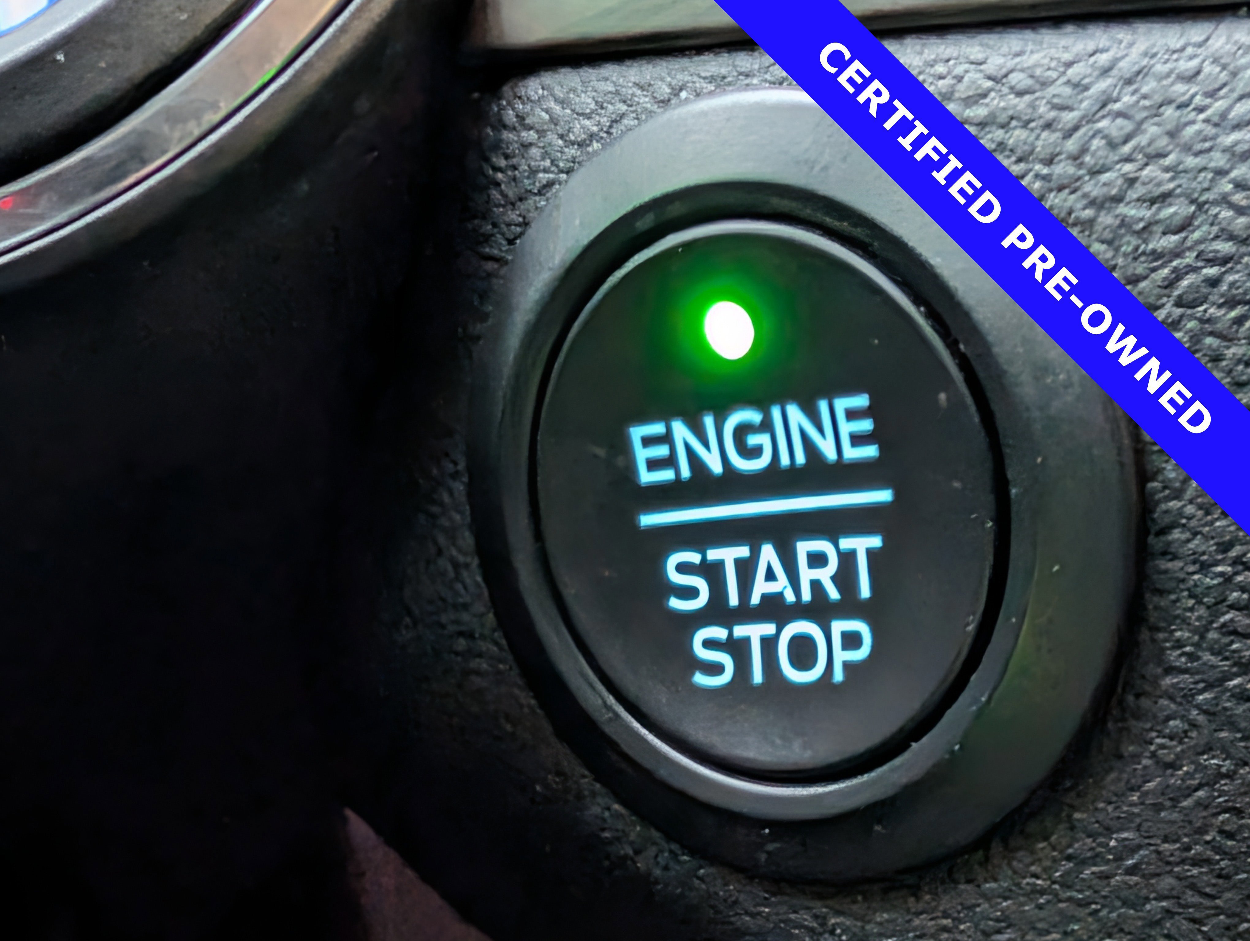 Certified 2020 Ford Escape Titanium image 32