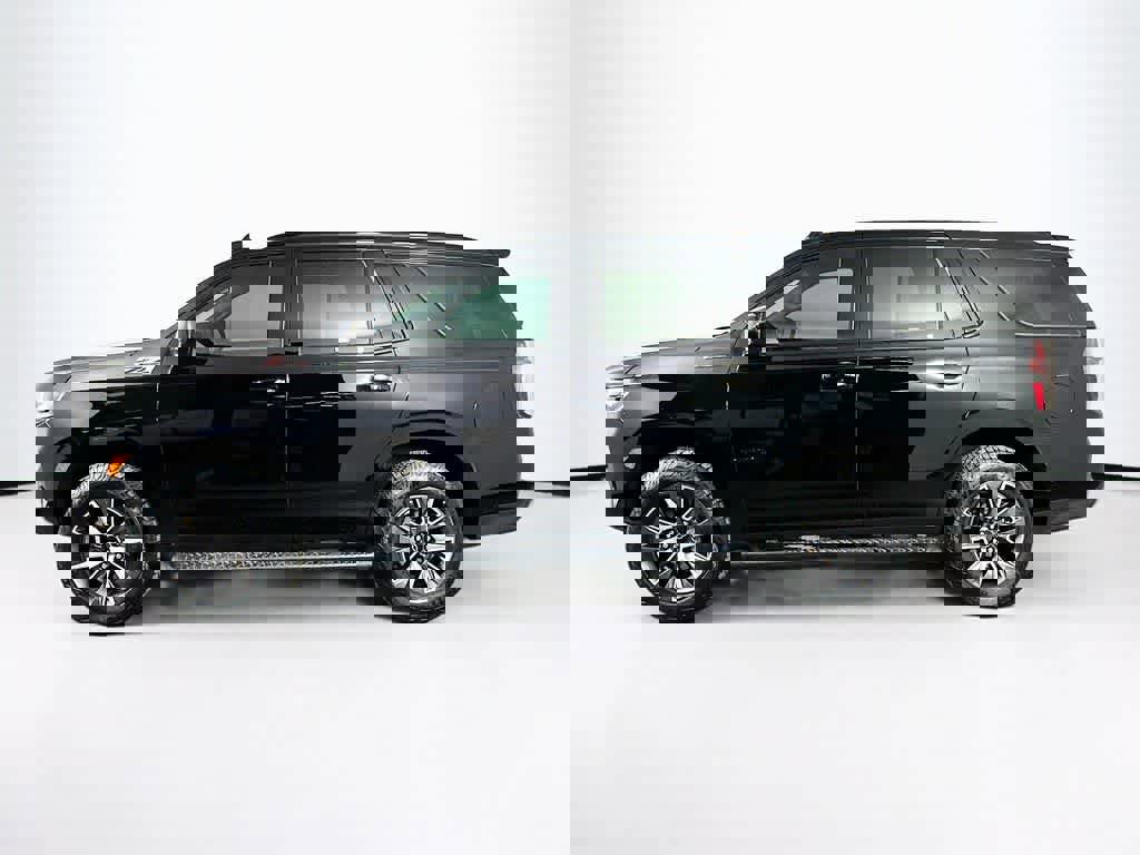 Used 2023 Chevrolet Tahoe Z71 image 3