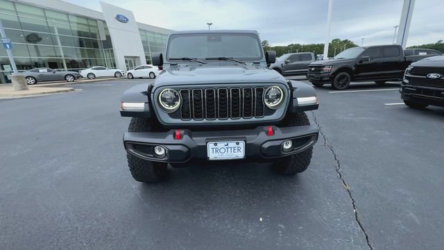 Used 2025 Jeep Wrangler Unlimited Rubicon AWD/4WD image 3
